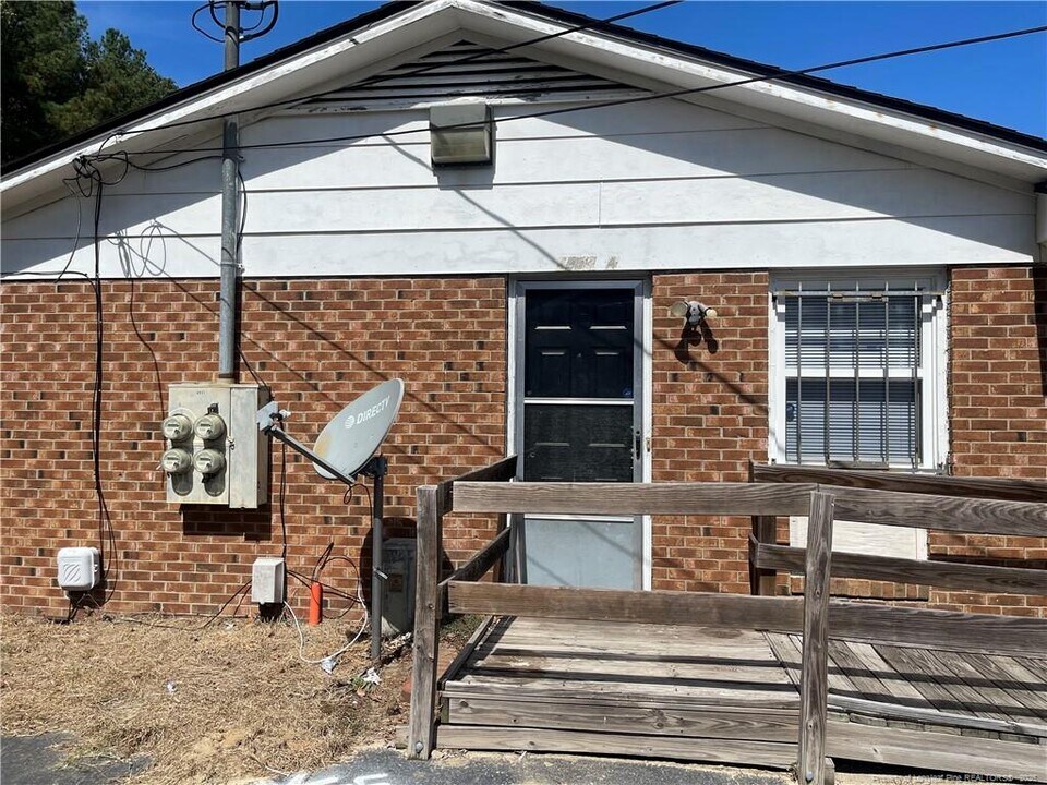 4953 Fieldcrest Dr in Fayetteville, NC - Building Photo