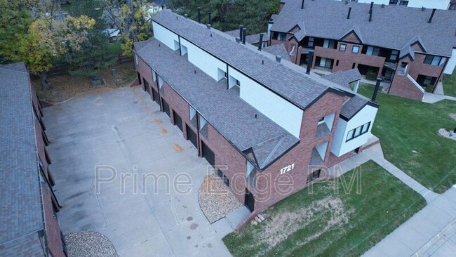 property at 1721 Ridgehaven Ct