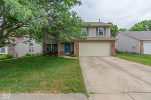 4854 Oakleigh Pkwy in Greenwood, IN - Building Photo