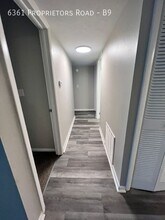 6361 Proprietors Rd in Worthington, OH - Building Photo - Building Photo