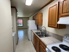 1011 N Parker Rd in Russellville, AR - Building Photo - Building Photo