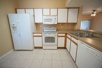 6009 Skydale Way in Riverview, FL - Building Photo - Building Photo