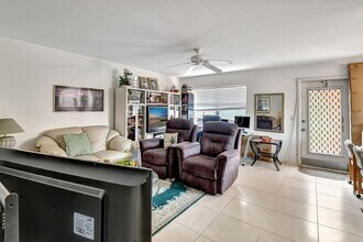 669 Saxony Pl in Delray Beach, FL - Building Photo - Building Photo