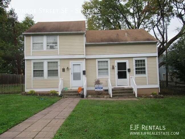 property at 6 Monroe St SE