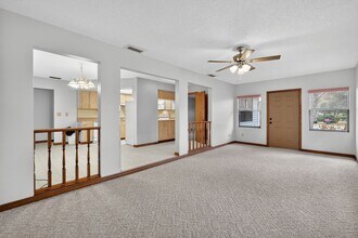 10801 Claire Dr in Leesburg, FL - Building Photo - Building Photo