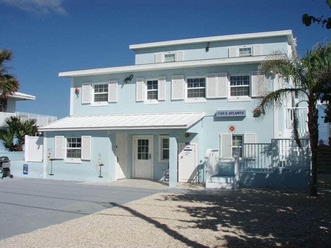 1105 S Atlantic Ave, Unit unit 1 in New Smyrna Beach, FL - Building Photo - Building Photo