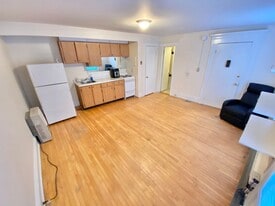 52 N Union St in Burlington, VT - Building Photo