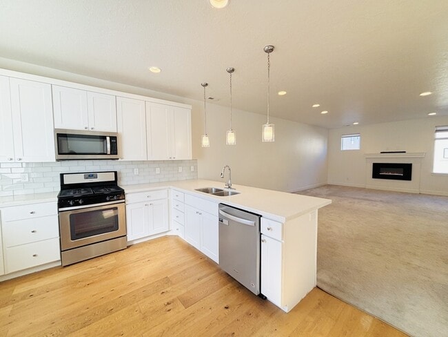 property at 3883 Komenda Ct