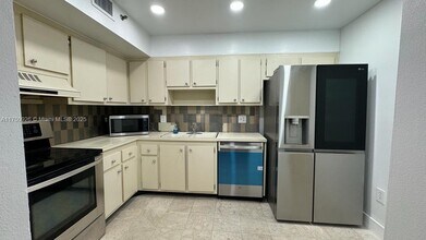 919 Hillcrest Dr in Hollywood, FL - Building Photo - Building Photo