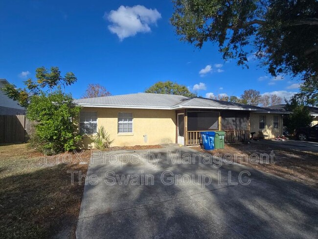 176 Rebecca Dr NE in Winter Haven, FL - Building Photo - Building Photo