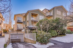 756 6th Av E in Vancouver, BC - Building Photo