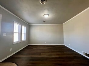 525 W Scurry St in Slaton, TX - Building Photo - Building Photo