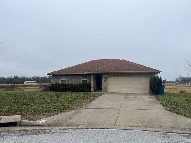 property at 103 E Pintail Dr