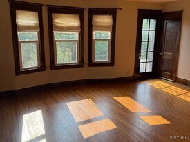 300 North Park Ave in Buffalo, NY - Building Photo