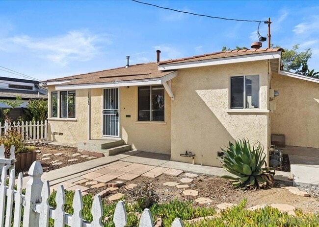 2020-2022 Gregory St in San Diego, CA - Building Photo - Building Photo