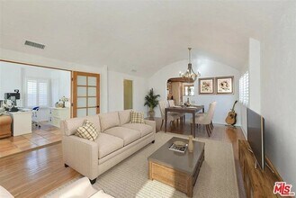 2110 Overland Ave in Los Angeles, CA - Building Photo - Building Photo