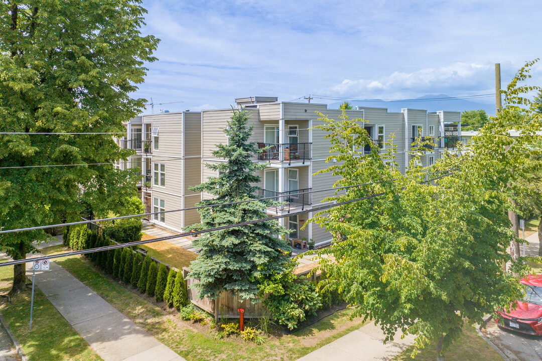 Watson Manor in Vancouver, BC - Building Photo