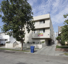 5717 Virginia Ave in Los Angeles, CA - Building Photo - Building Photo