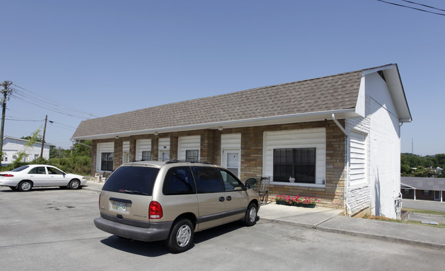 Southside Apartments in Madisonville, TN - Building Photo - Building Photo