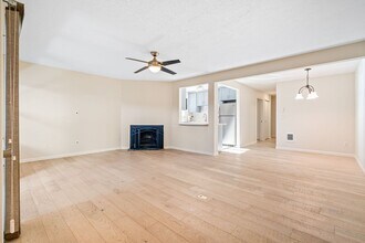 15938 Quarry Rd in Lake Oswego, OR - Building Photo - Building Photo