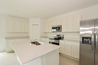 4405 River Beacon Blvd in Davenport, FL - Building Photo - Building Photo