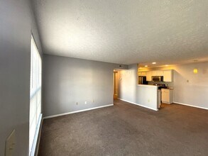 5485 Garden Ridge in Columbus, OH - Building Photo - Building Photo