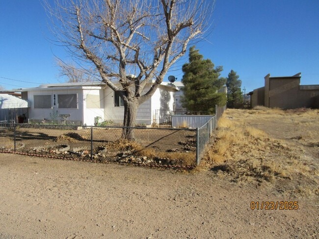 2412 Ashfork Ave in Kingman, AZ - Building Photo - Building Photo