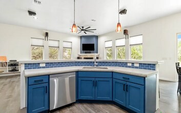 1560 Hilltop Ridge in New Braunfels, TX - Building Photo - Building Photo