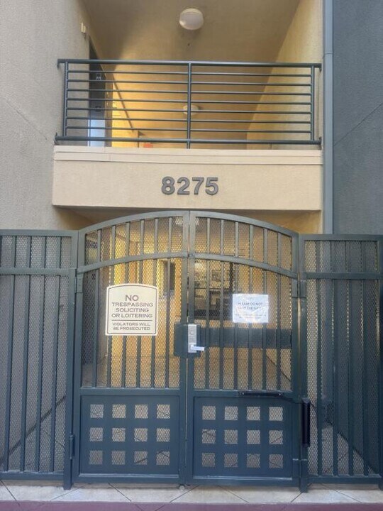 8275 Station Village Ln in San Diego, CA - Building Photo