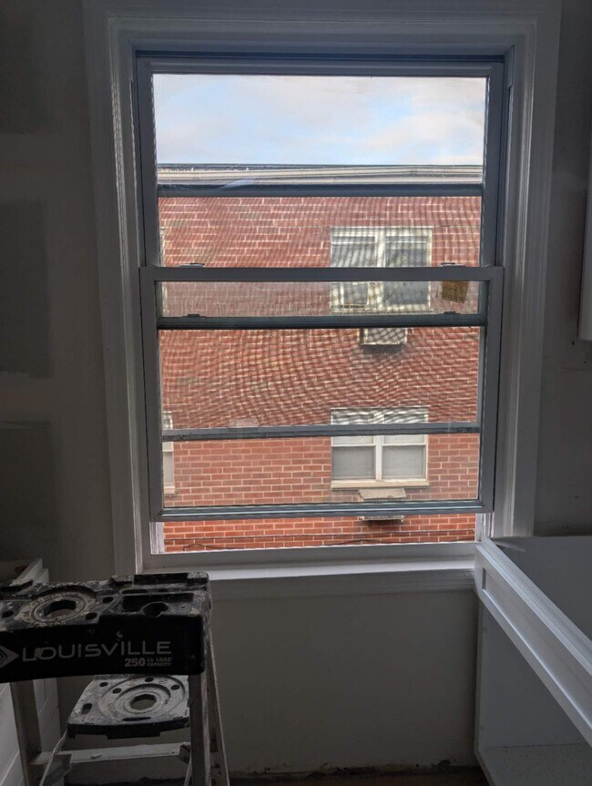 89-38-38 Whitney Ave in Queens, NY - Building Photo - Building Photo