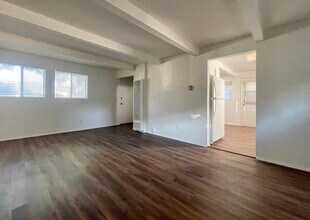 525 N Shelton St in Burbank, CA - Building Photo - Building Photo