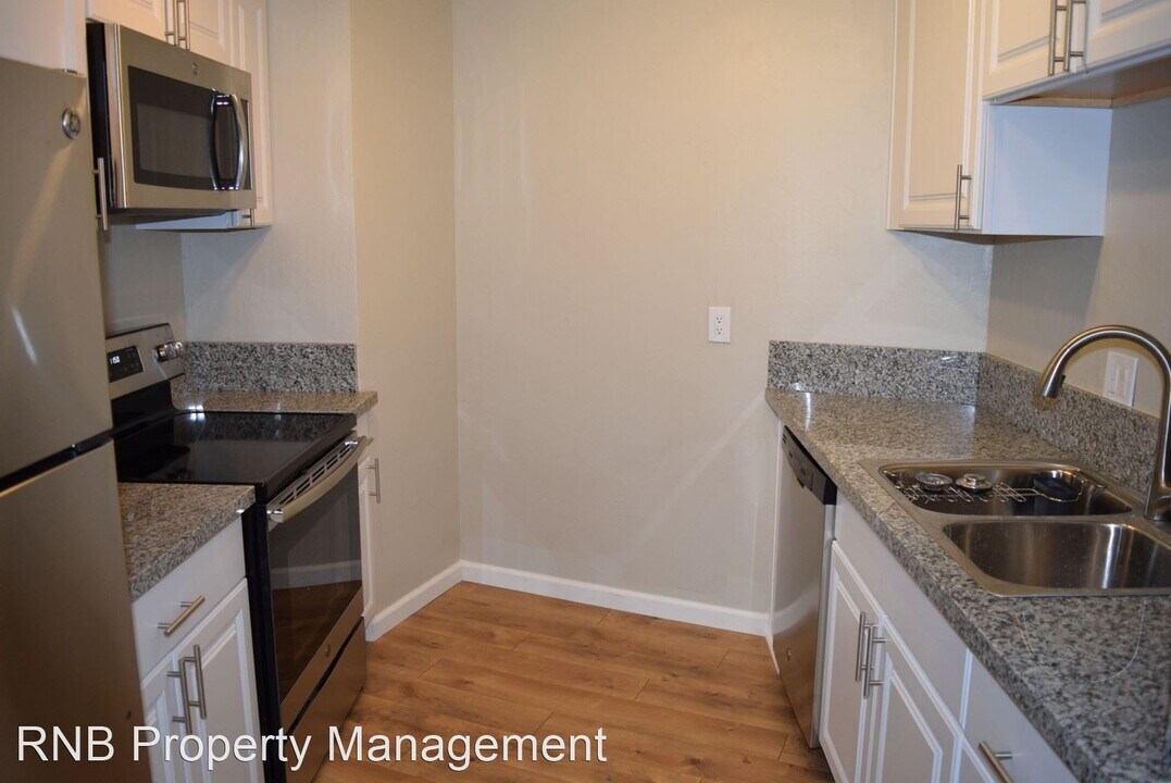 6049 Northcrest Cir Photo