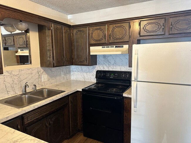 2309 Lynn Ln in Weatherford, OK - Building Photo - Building Photo