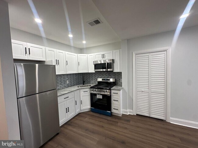 1741 S 19th St in Philadelphia, PA - Building Photo - Building Photo