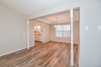 1137 Harvest Hill Cir in Desoto, TX - Building Photo - Building Photo