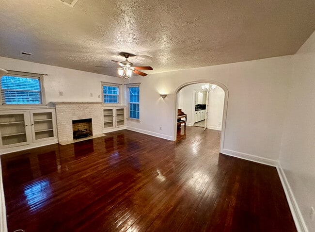 212 W Hunnicutt Ave in Baytown, TX - Building Photo - Building Photo