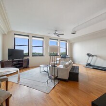 3323 N Paulina St, Unit 4G in Chicago, IL - Foto de edificio - Building Photo