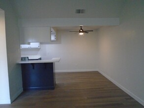 5501 Dunsmuir Rd in Bakersfield, CA - Building Photo - Building Photo