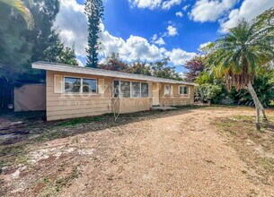 7300 Barragan Rd in Ft. Myers, FL - Building Photo - Building Photo