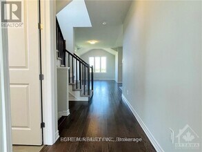 634 Flagstaff Dr in Ottawa, ON - Building Photo - Building Photo