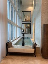 1945 S Ocean Dr, Unit 503 in Hallandale Beach, FL - Foto de edificio - Building Photo