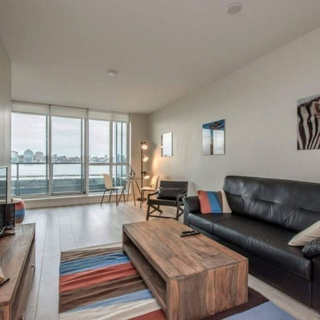 property at 49 Kings Wharf Pl