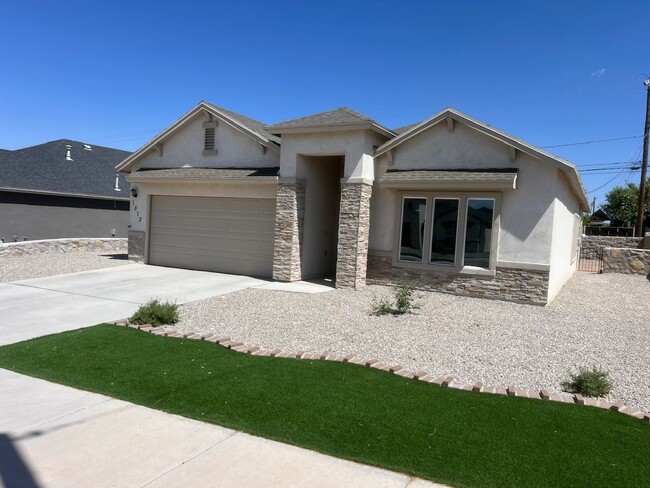 1313 Meadow Rd in Canutillo, TX - Building Photo - Building Photo