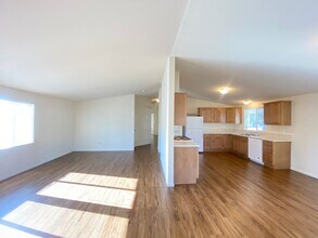 404 Bejay Ave in Santa Rosa, CA - Building Photo - Building Photo