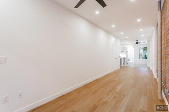 309 E 10th St in New York, NY - Building Photo - Building Photo