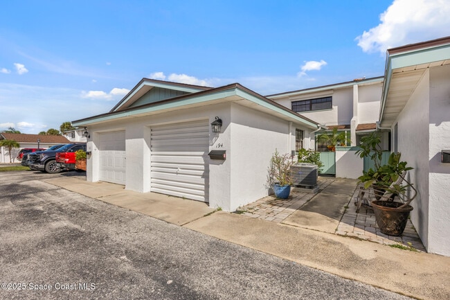 194 Queens Ct in Satellite Beach, FL - Building Photo - Building Photo