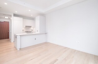 133 Seaport Blvd, Unit 1819 in Boston, MA - Building Photo