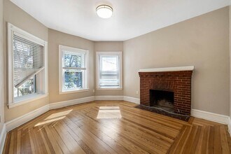 8 Cherry St, Unit 2 in Somerville, MA - Building Photo - Building Photo