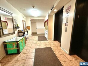 310 Lookout Ave in Hackensack, NJ - Building Photo - Building Photo