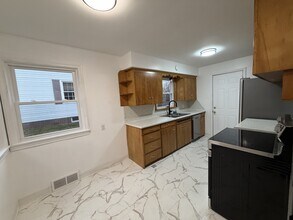 1233 29th St NE in Canton, OH - Foto de edificio - Building Photo